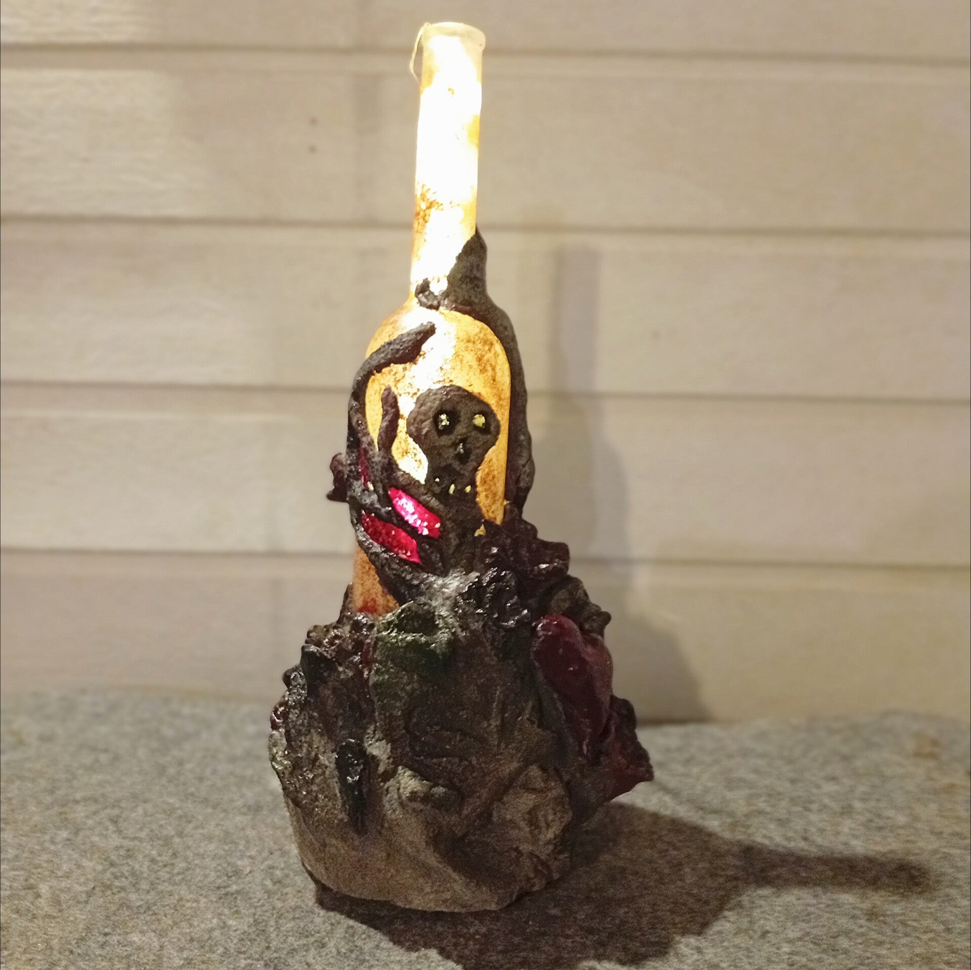 "Vergänglichkeit" Lichtobjekt Glasflasche