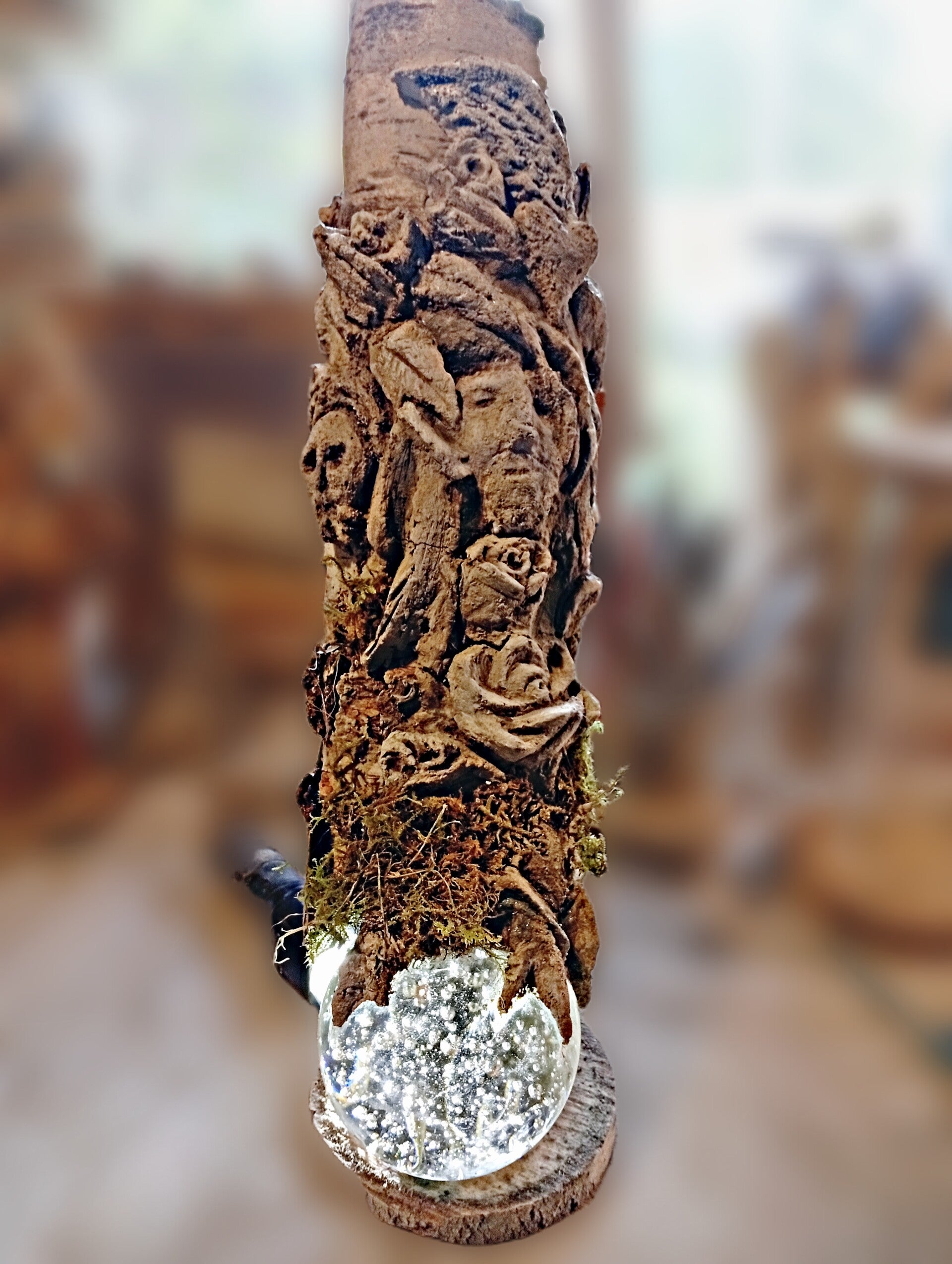 Künstlerische Skulptur aus Beton, mit Glas, Holz und Moos, Betonkunst handgeformt, Kunsthandwerk Schneverdingen 