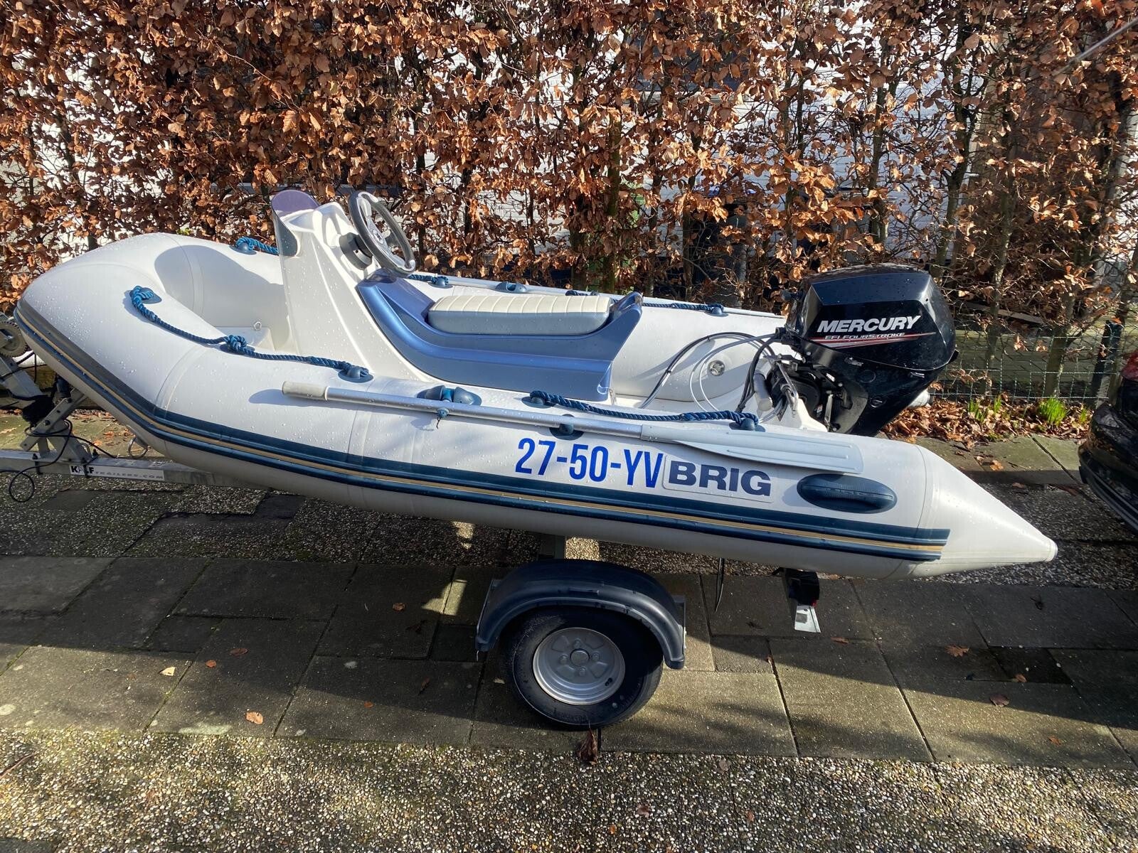 Brig 330 + 15 pk mercury en kalf trailer