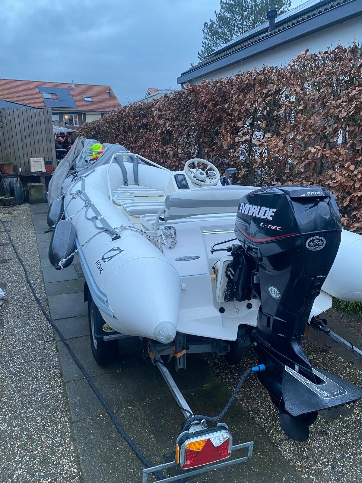 Zodiac Yachtline 420 met 40 pk Evinrude E-Tec en Riba trailer