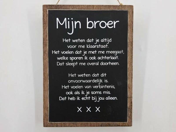 Houten hangend tekstbord.