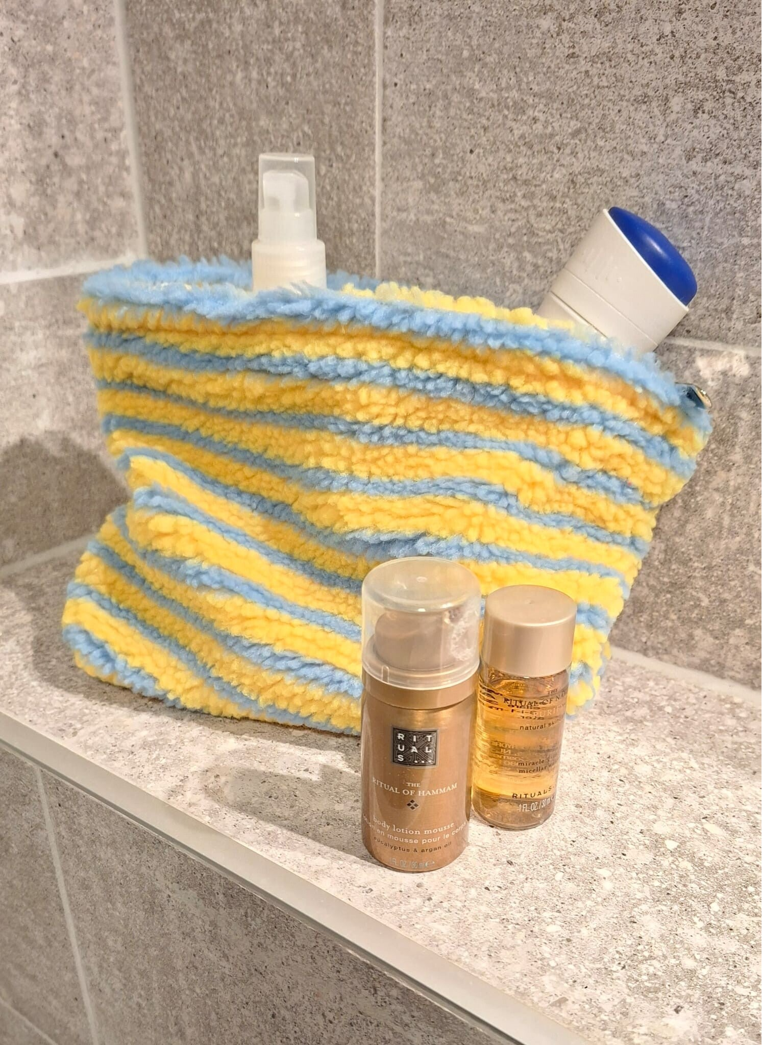 Toilettasje, geel/blauw