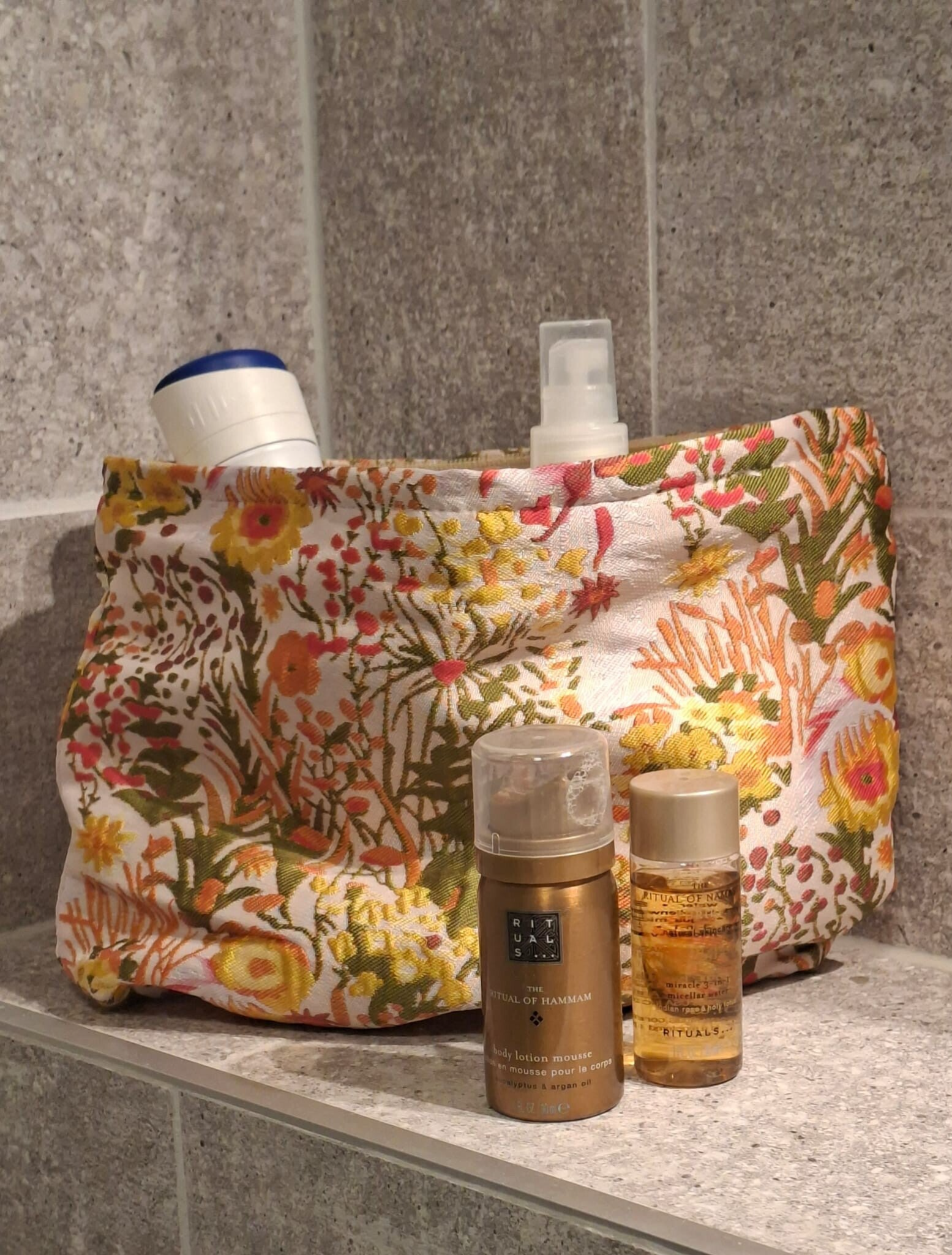 Toilettasje bloementuin