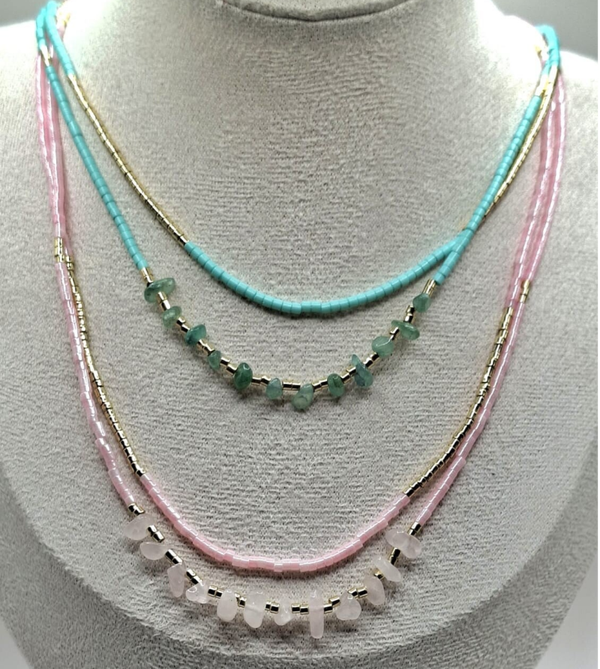 Dubbellaags kraaltjes ketting met steentjes, blauw