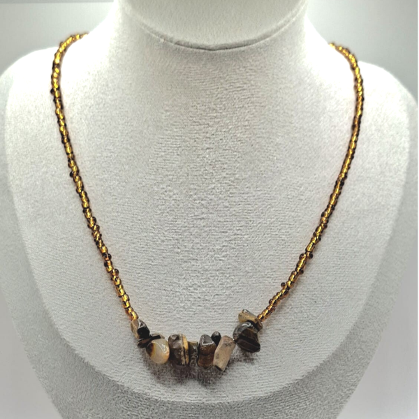 Kralenketting, goldlook met steentjes