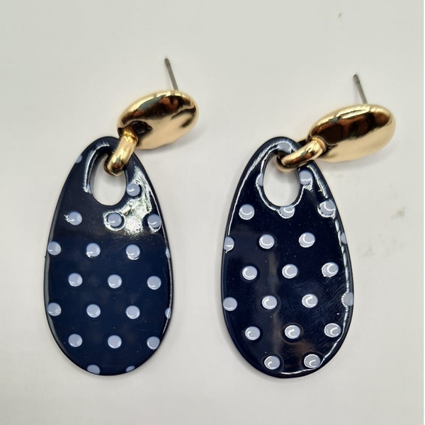 Oorstekers , Dots
