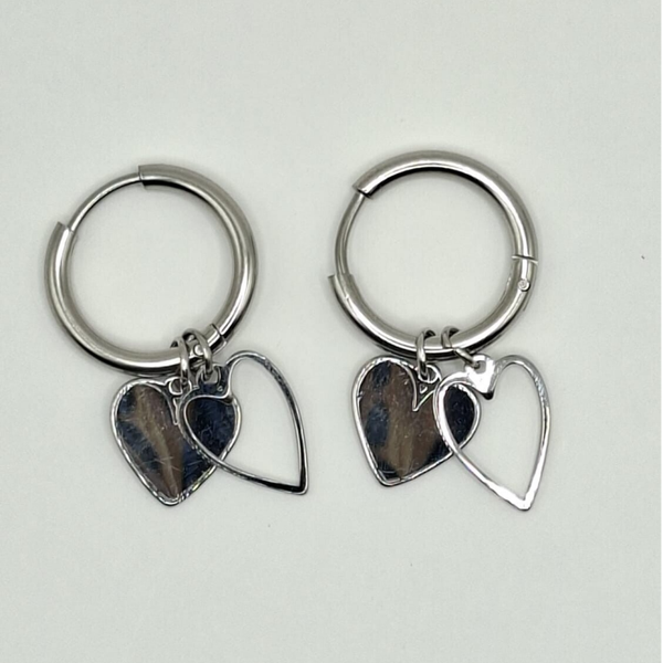 Oorringetjes met open en dicht hartje, silver look