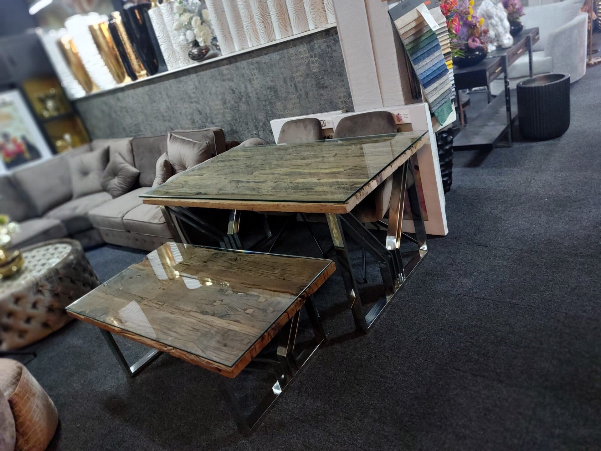 Set eettafel & salon tafel sleeperwood incl glasplaat €500