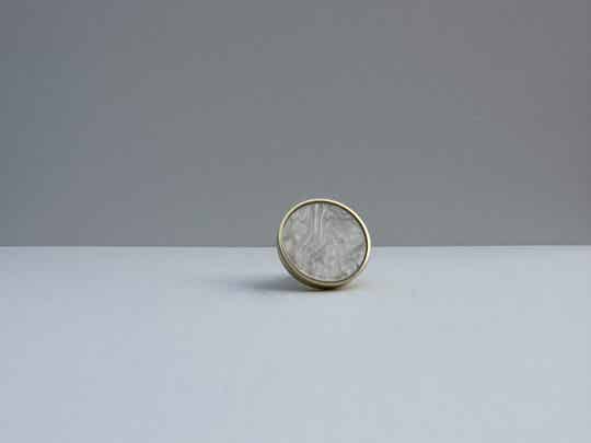 Meubelknop - goud met cremé kleurig parelmoer