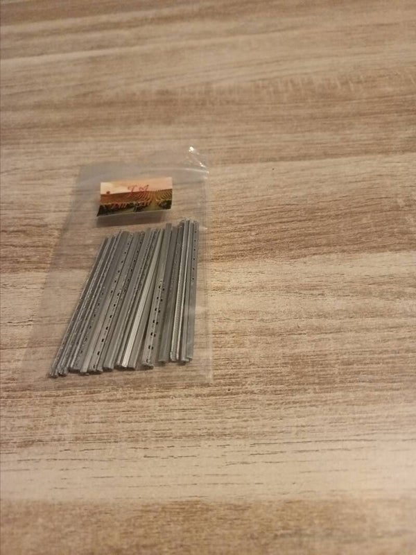 Lot de 25 piquets fer