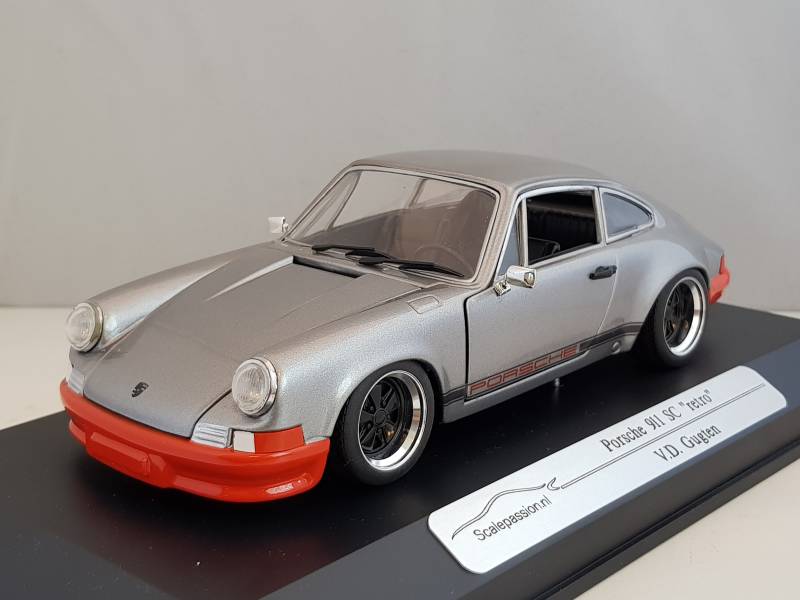Porsche 911 in GT Silber vd Gugten in 1:18. Dit schaalmodel is op maat gemaakt