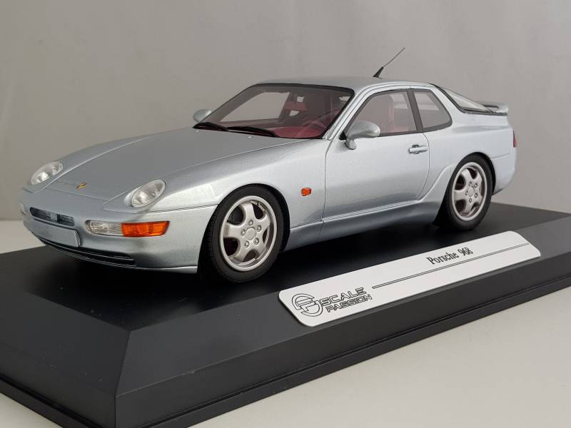 Porsche 968 in Polar zilver in 1:18. Dit schaalmodel is op maat gemaakt