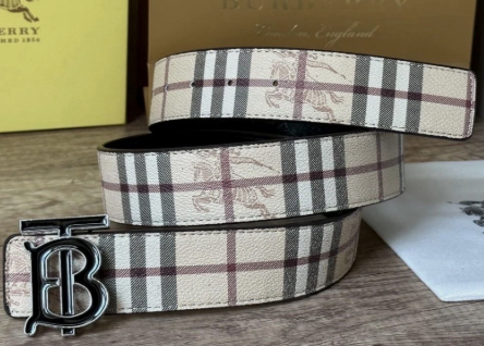 Burberry Men's belt with box black