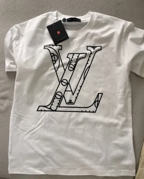 white lv tee v5