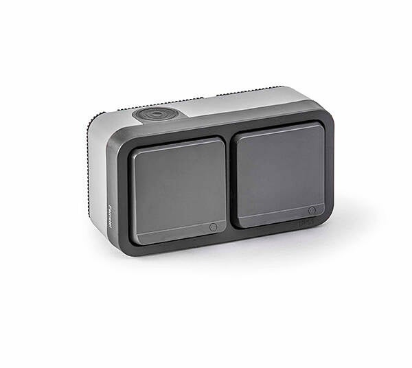 BASE SUPERFICIE TT 250 V DOBLE FAMATEL 16 A 19096H