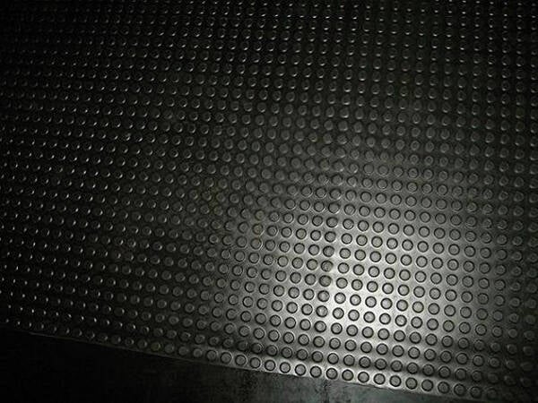 ESTRIBERA CIRCULOS NEGRA 57 KG PROFER TOP 1MX10MX4MM PT0594