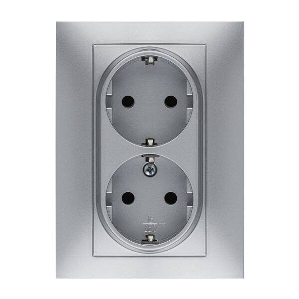 BASE ENCHUFE EMPOTRAR ALUMINIO DOBLE FAMATEL 16 A 9225