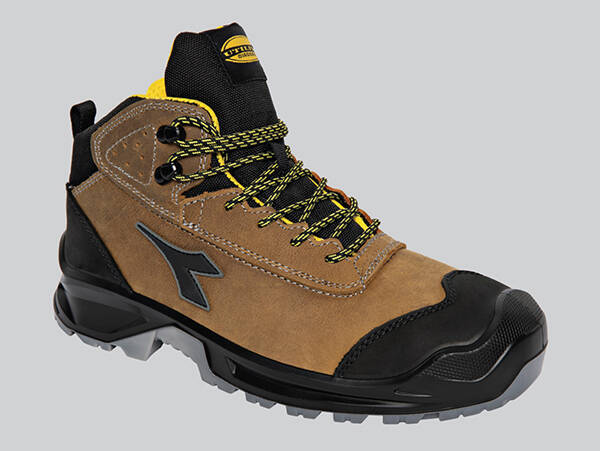 BOTA PIEL NOBUCK S3S MARRON DIADORA CLASIC MID