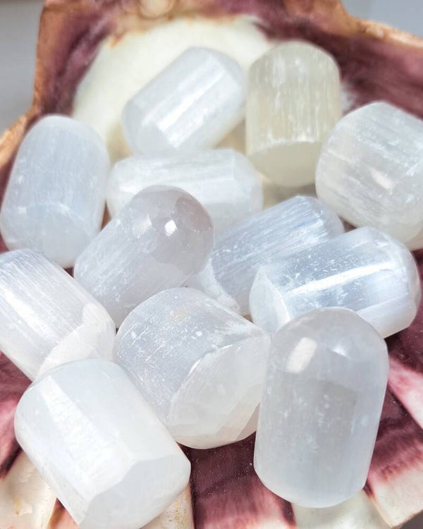 SELENITE Pierre roulée