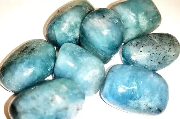 AIGUE MARINE Pierre roulée