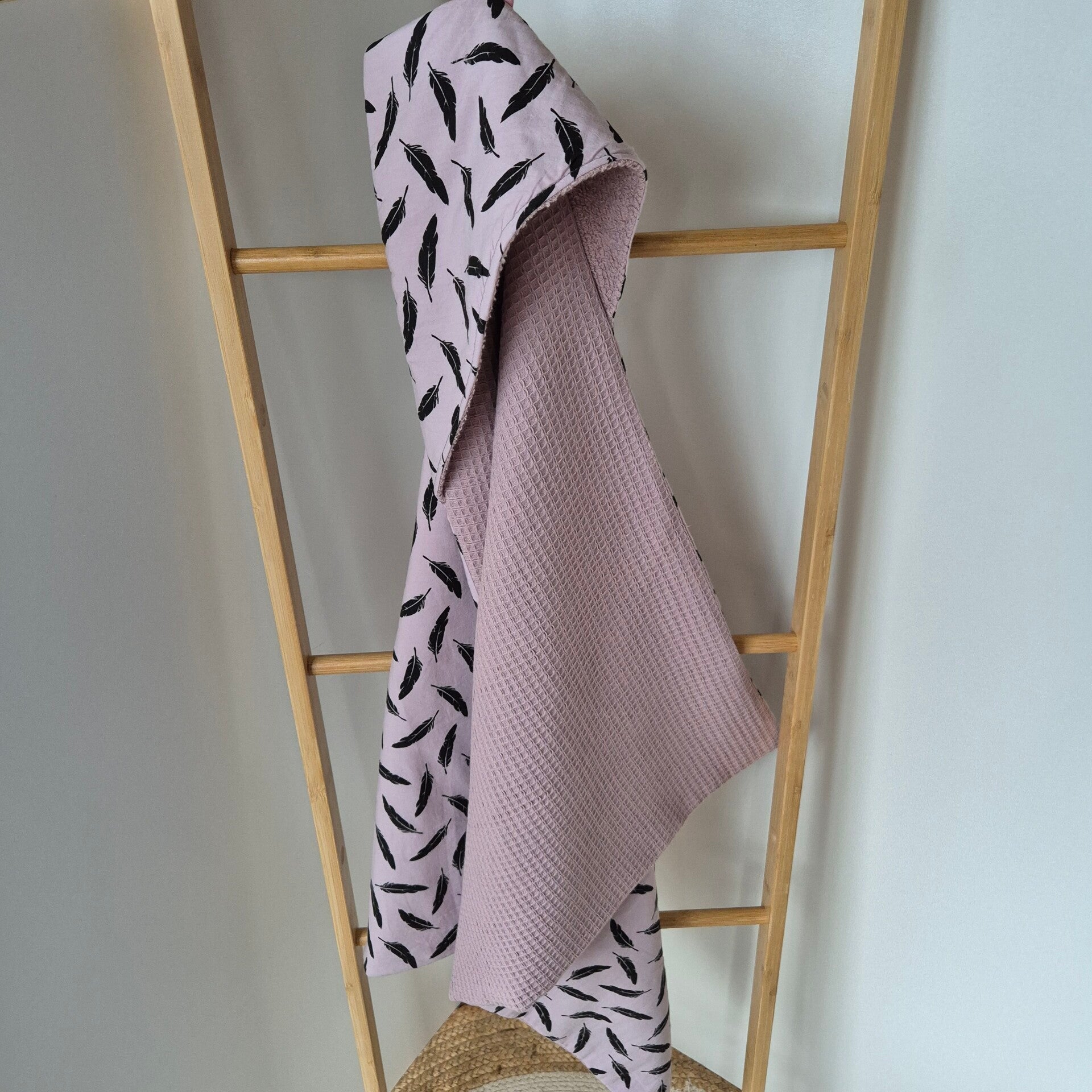 Wikkeldoek oudroze met veertjes