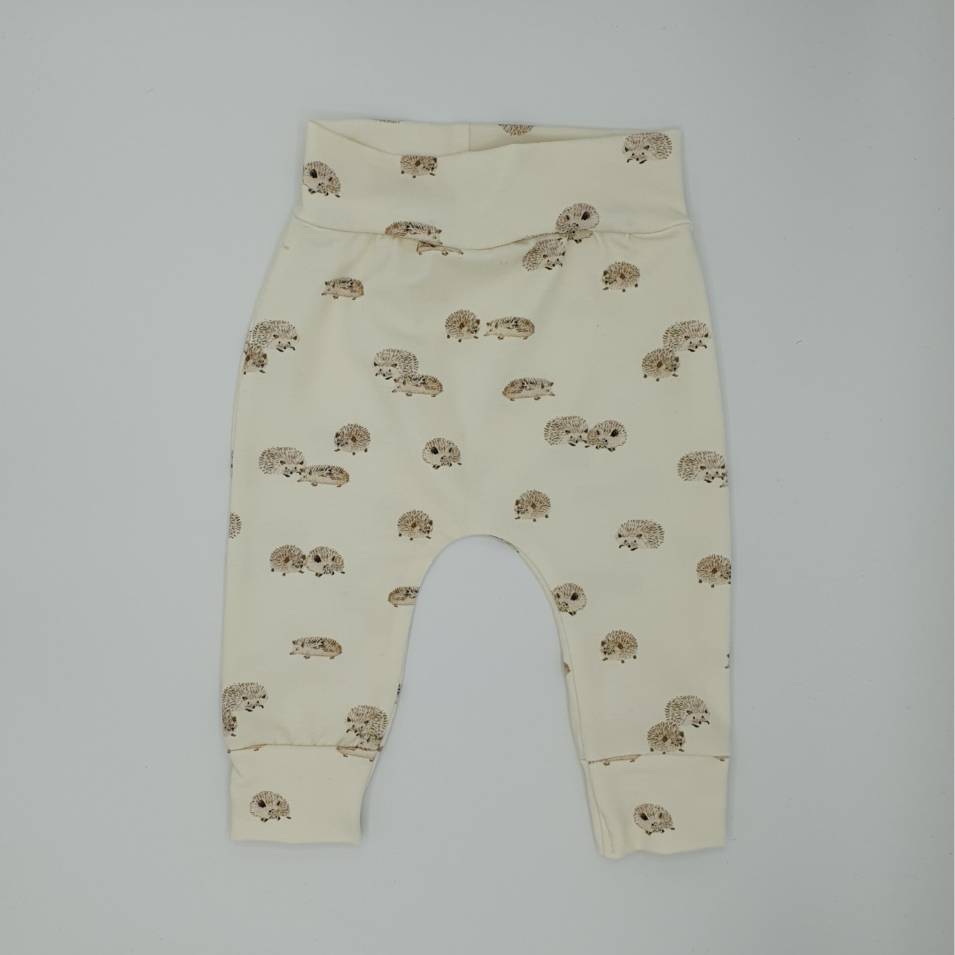 Broekje met egeltjes, tricot.