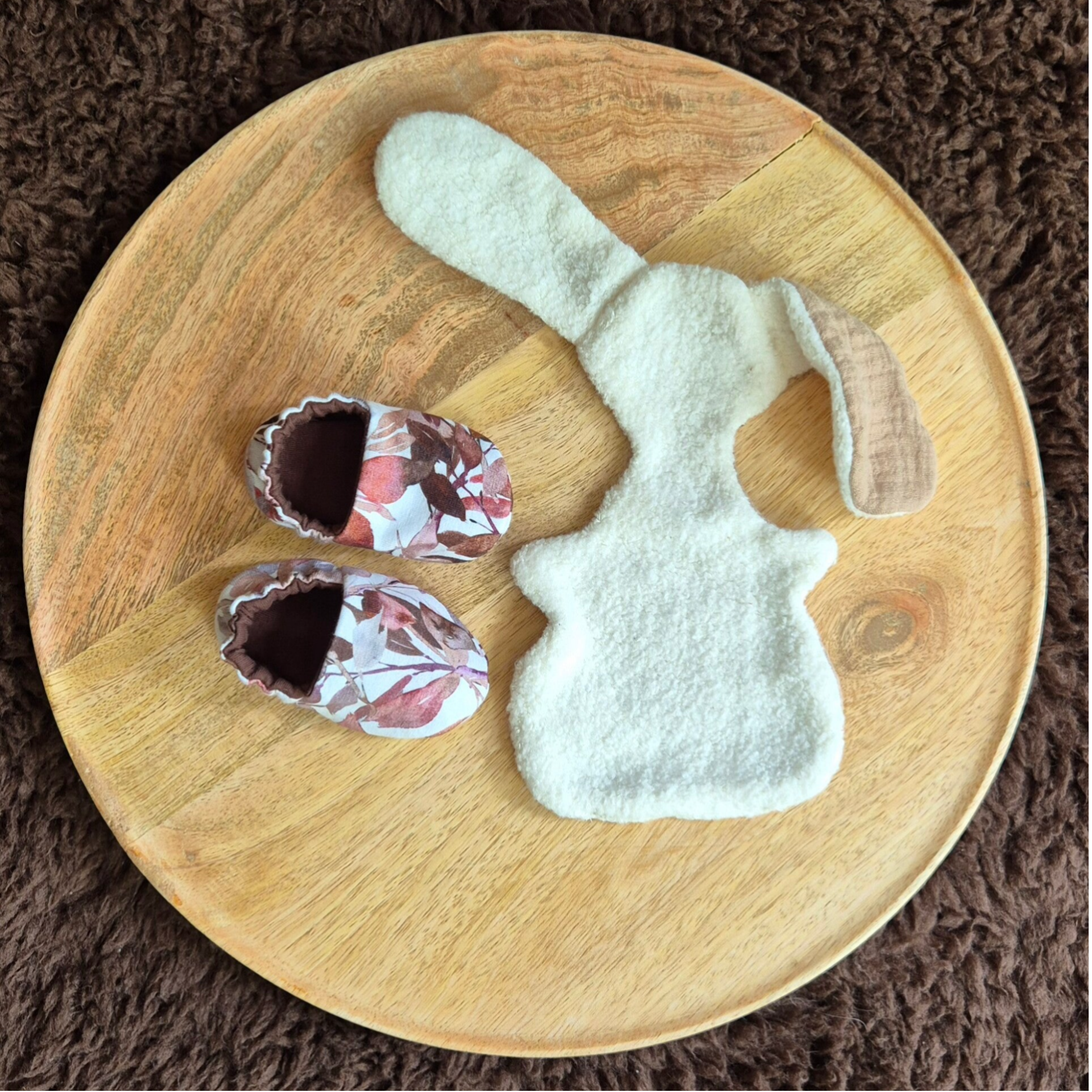 Happy Tofie Kraamcadeau babyschoentjes herfstblad en knuffel