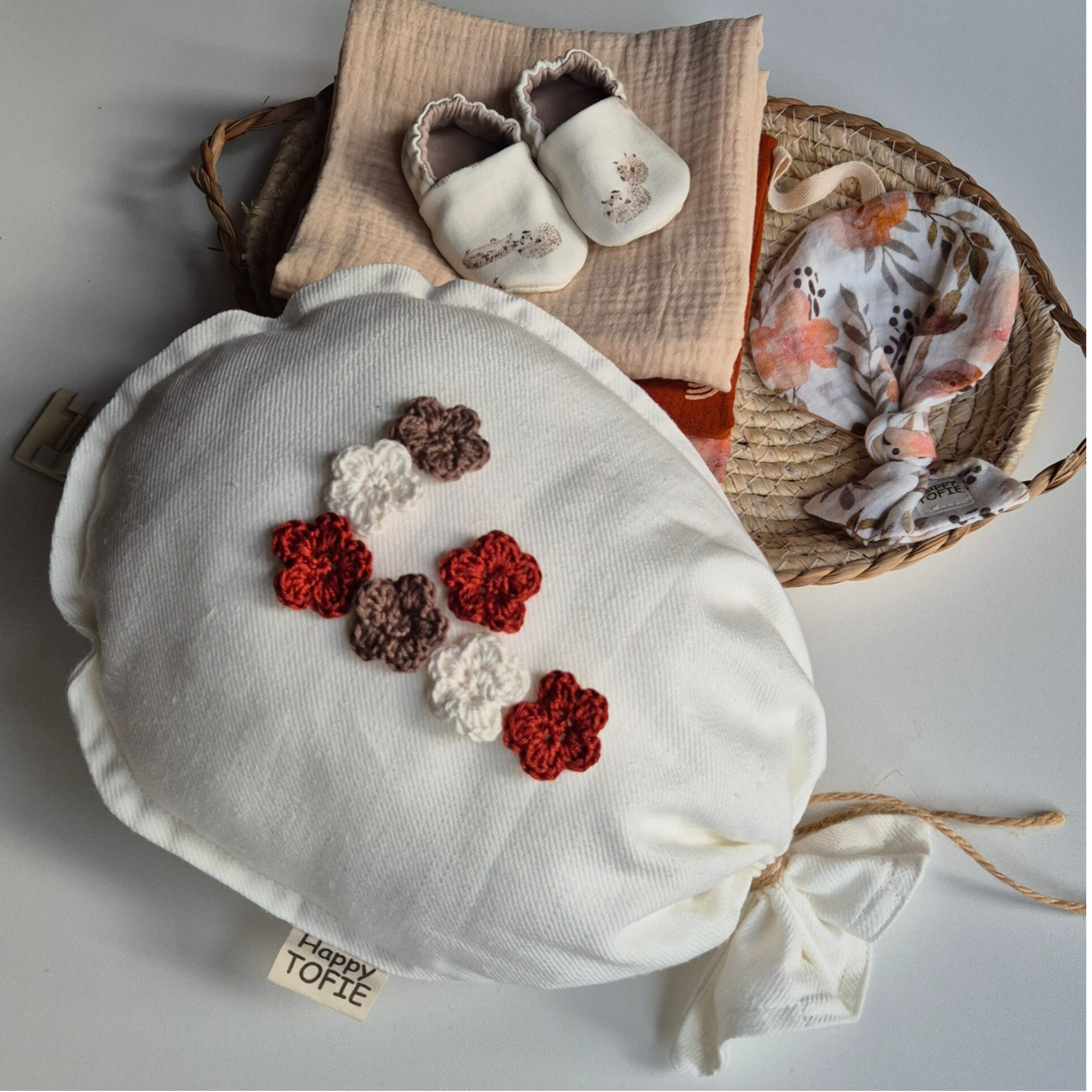 Happy Tofie Kraamcadeau herfst met egel babyschoentjes