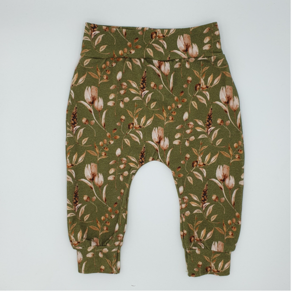 Broekje groen met bruin takje, biologisch