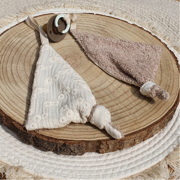 Speendoekje driehoek broderie