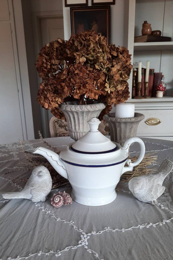 Beautiful Art Deco Porcelain Teapot