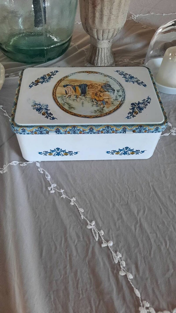 Vintage French Bicuit Tin