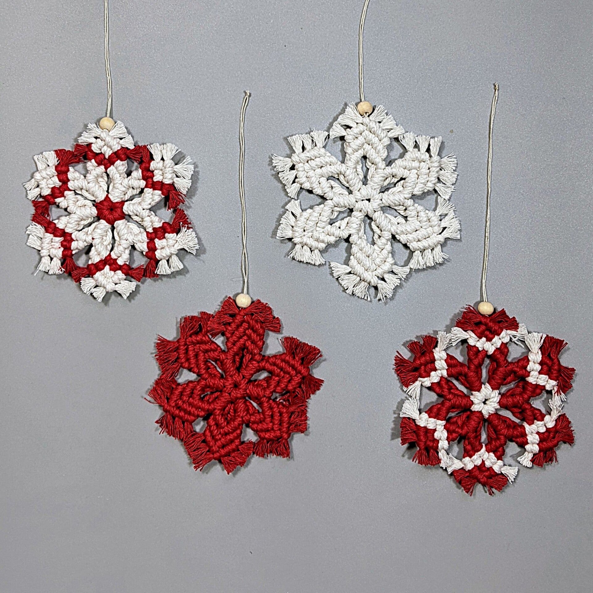 Makramee Schneeflocke - Baumschmuck & Geschenkanhänger „Snow“