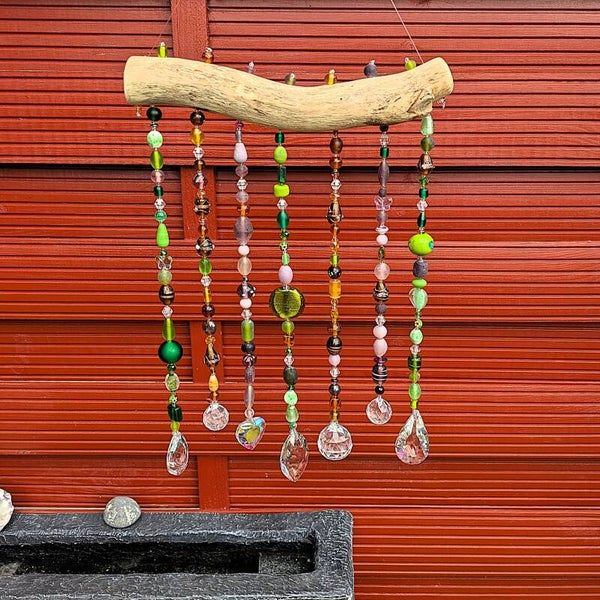 Windspiel Unikat mit Kristallen und Glasperlen „Zilan“
