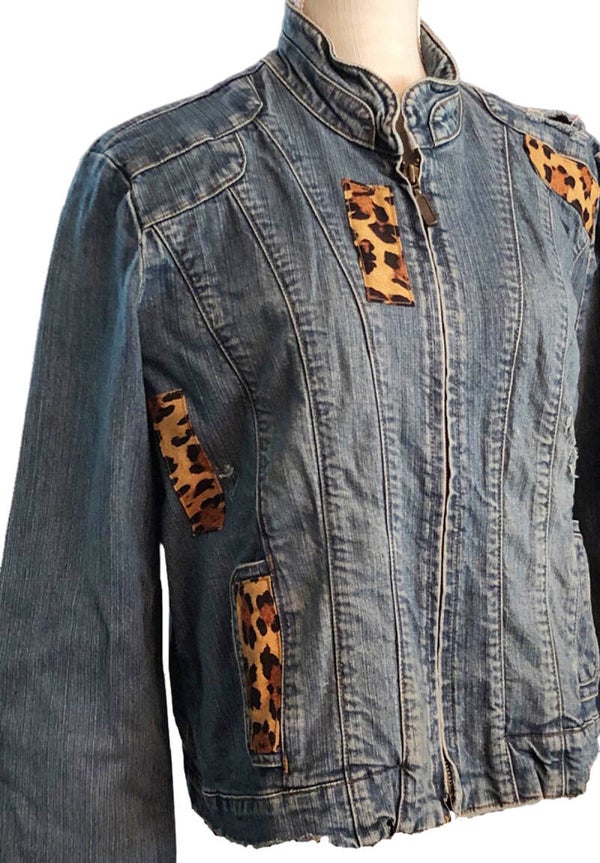 GLITZY Distressed Denim Jacket with Animal Prints - X large