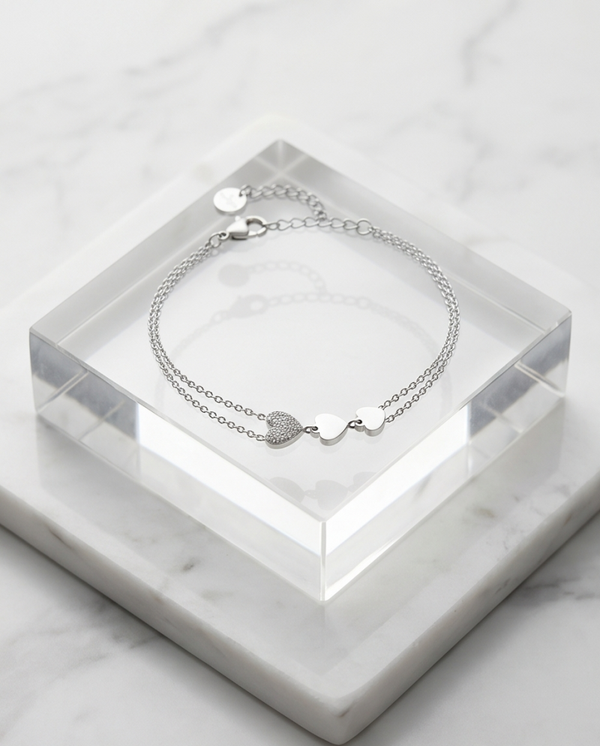 Pulsera Corazones de Acero Quirúrgico con Circonitas – Elegancia Minimalista