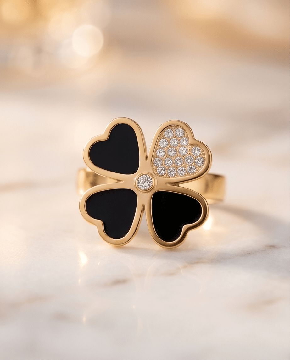 Anillo Lucky Clover – Elegancia y simbolismo en un diseño único