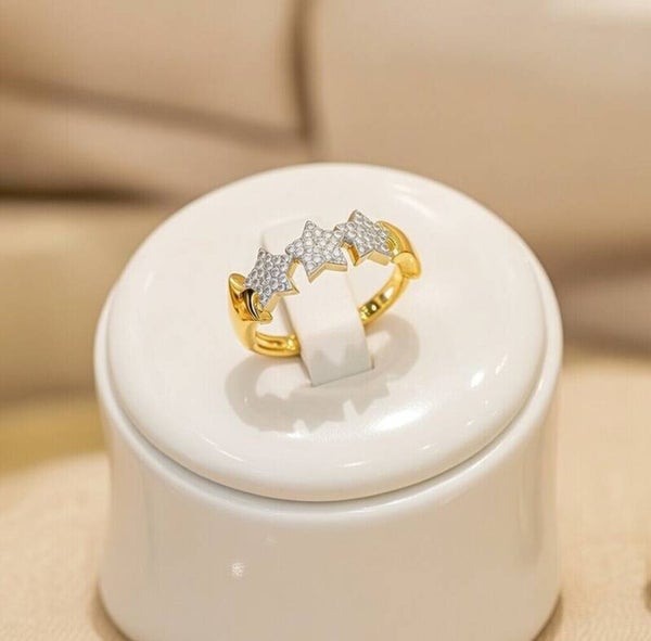 Anillo Estrella Eterna - Acero Dorado con Brillo Infinito
