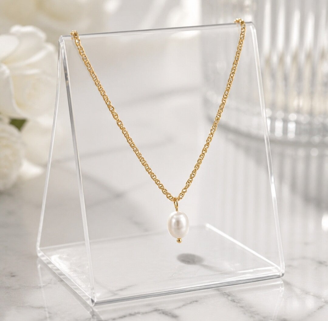 Collar Colgante Perla Solitaria en Acero Quirúrgico Chapado en Oro 18k