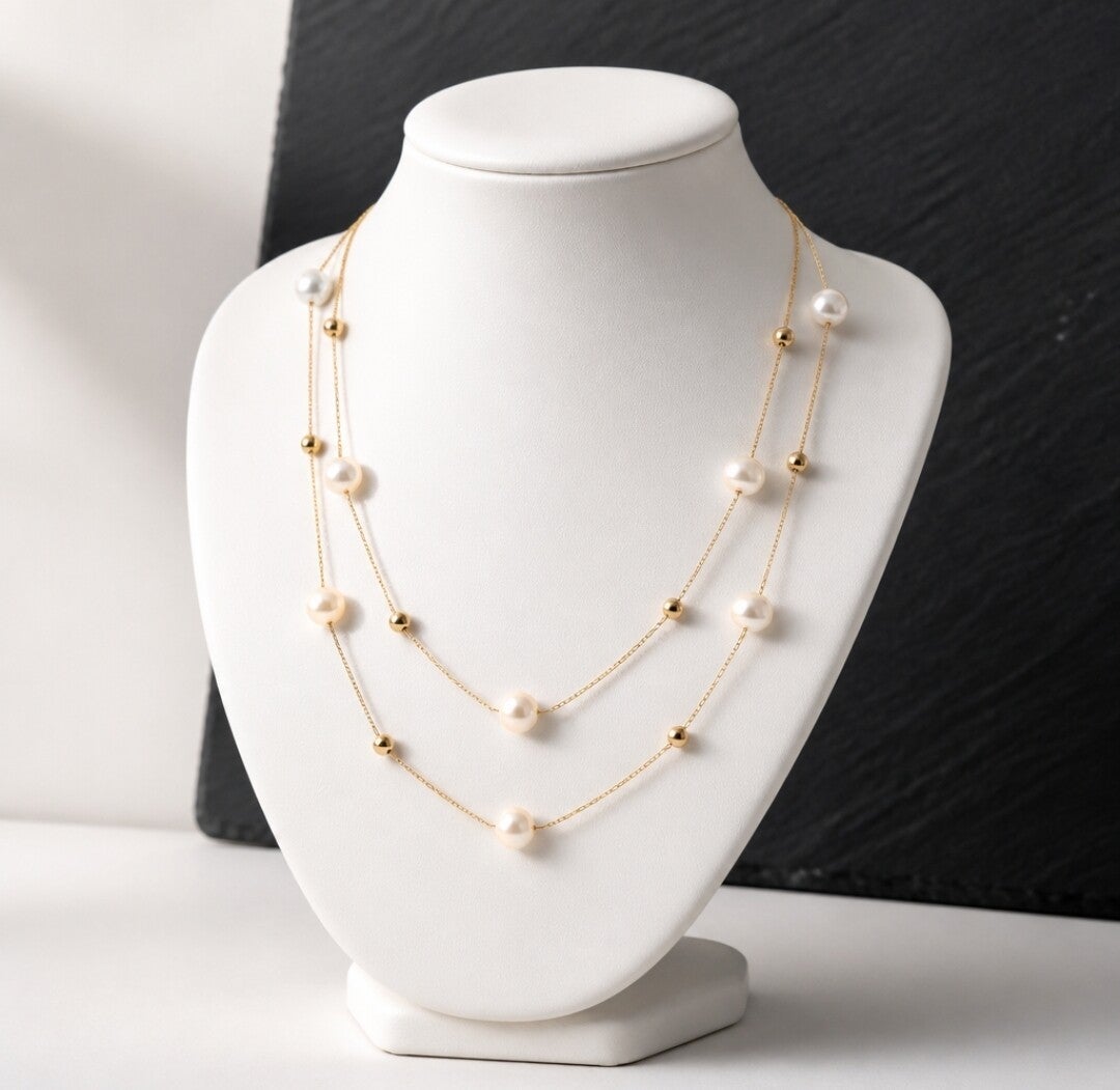 Collar de Doble Capa con Perlas Flotantes Aura – Acero Quirúrgico Chapado en Oro 18K