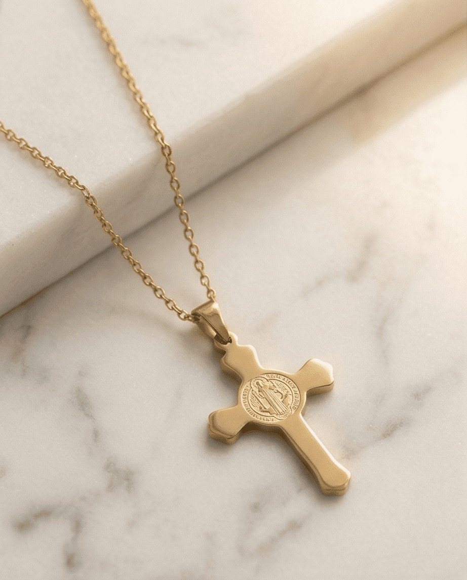 Crucifijo San Benito - Chapado en oro 18klt