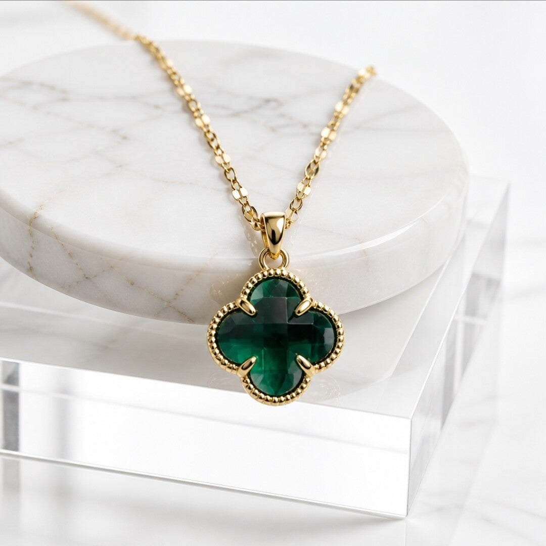 Gargantilla Trébol Verde Esmeralda en Acero Quirúrgico y Oro 18k con Cadena Espejo