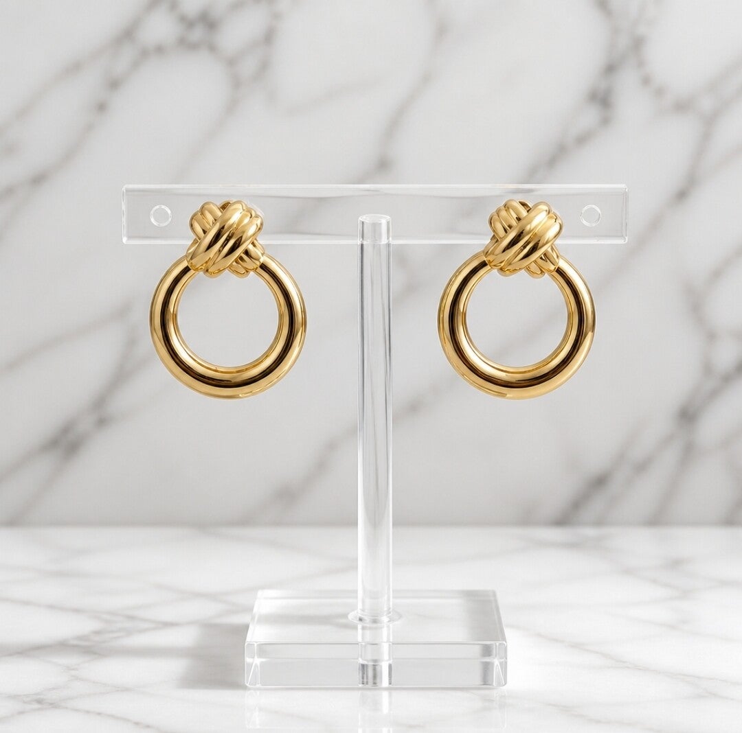 Pendientes Nudo Eterno chapado en oro 18klt