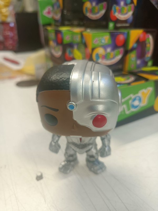 Funko Pop Cyborg 209 Sensa Scatola