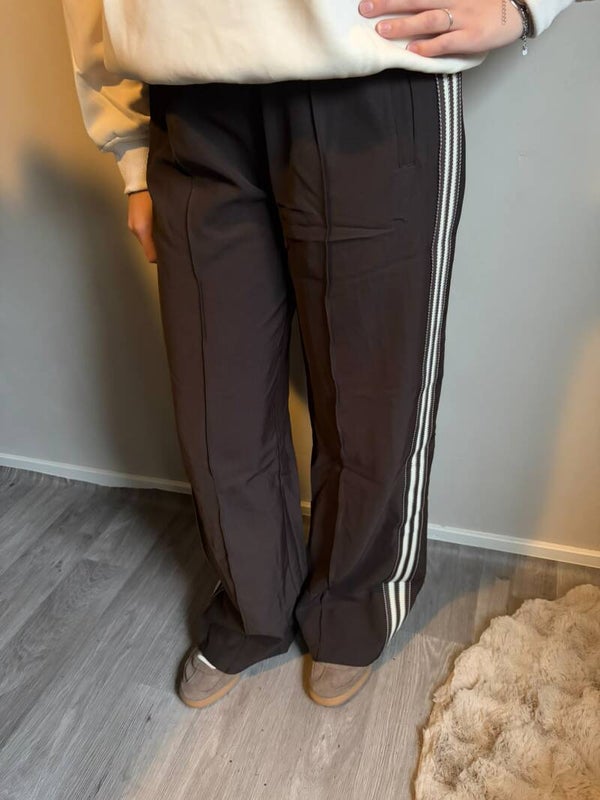 Pantalon bruin streep