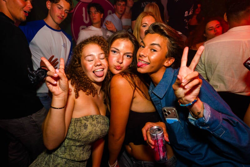 de-vaste-clique-bs-4-2-standard.jpg