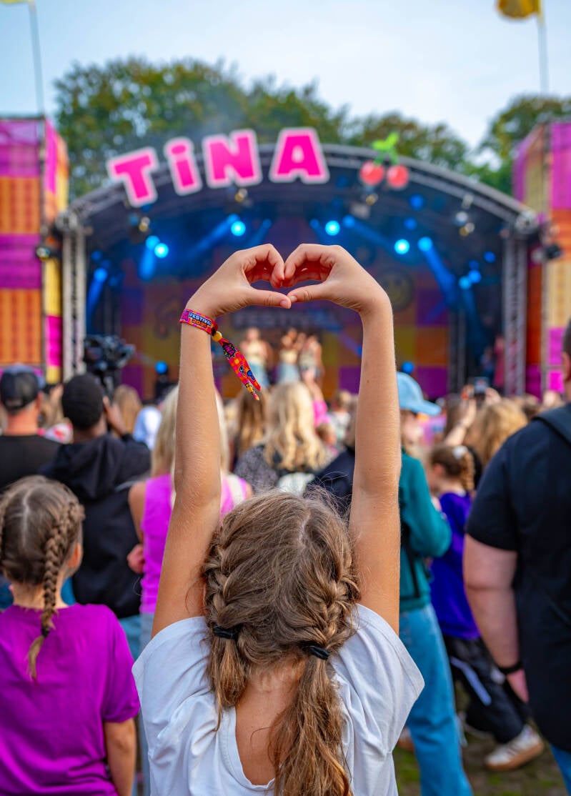 tinafestival_brittanyschaap-2657-van-2850-standard-3dbcpf.jpg