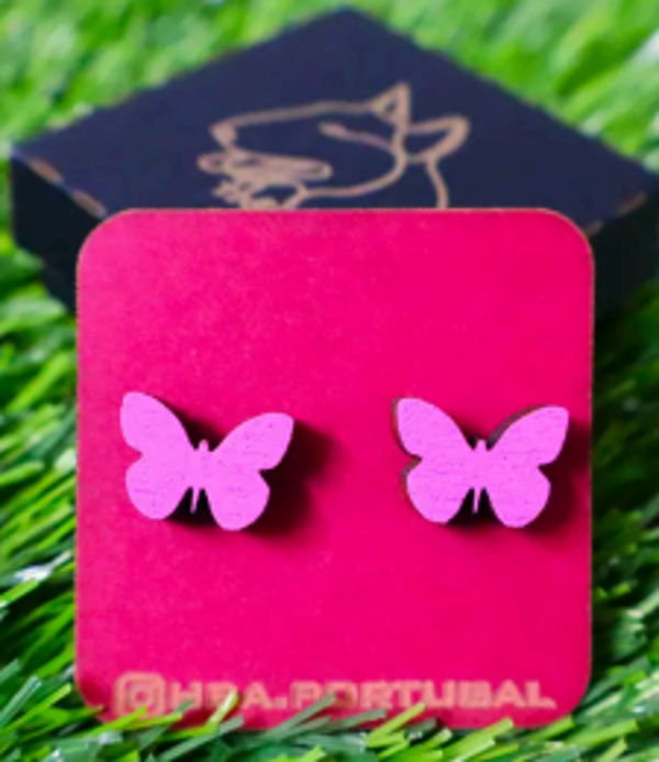 Houten roze vlindertjes