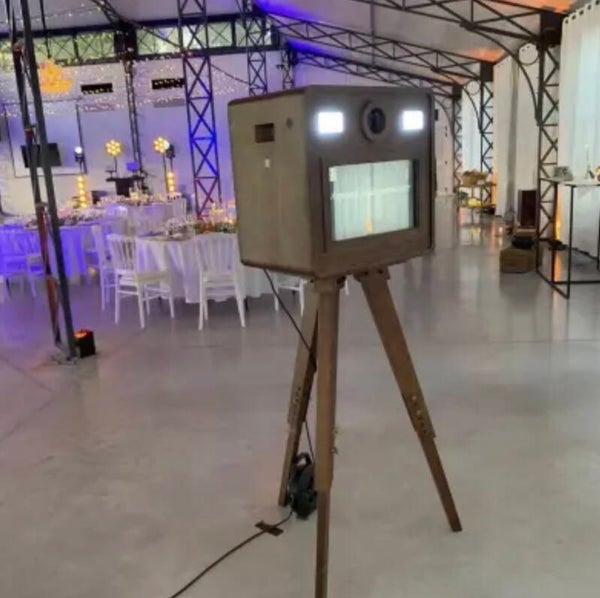 Photobooth en bois foncé