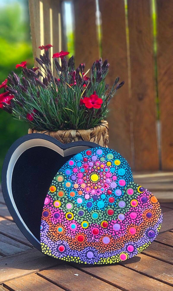 Sieradendoosje in hartvorm met Dotpainting